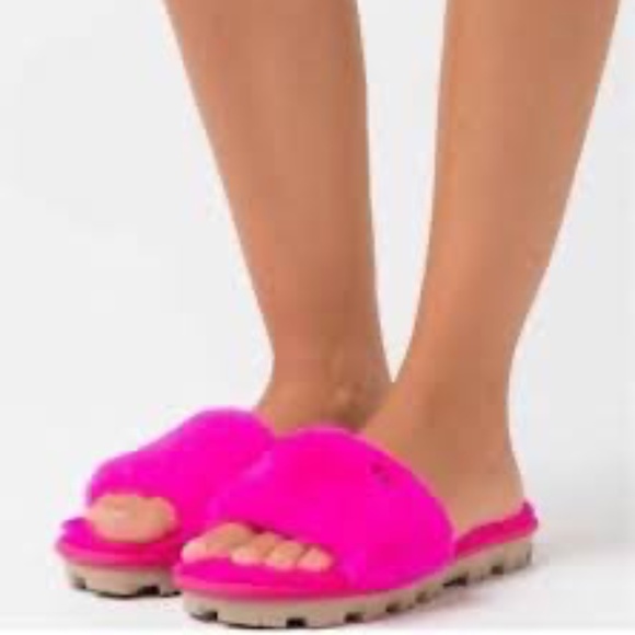 UGG Cozette slipper Hot Pink NEW 8 - Picture 1 of 11